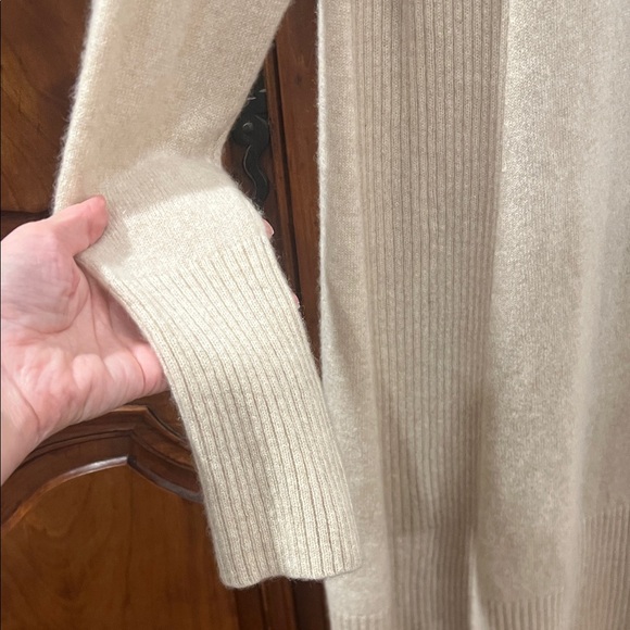 Saks Fifth Avenue Cream & Beige Women's Luxurious Cashmere Cardigan NEW size M - Picture 8 of 8